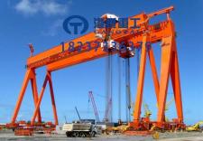 电动、液压驱动的造船门式起重机，在性能和使用场景上有何差异